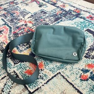 Lululemon belt bag tidewater teal